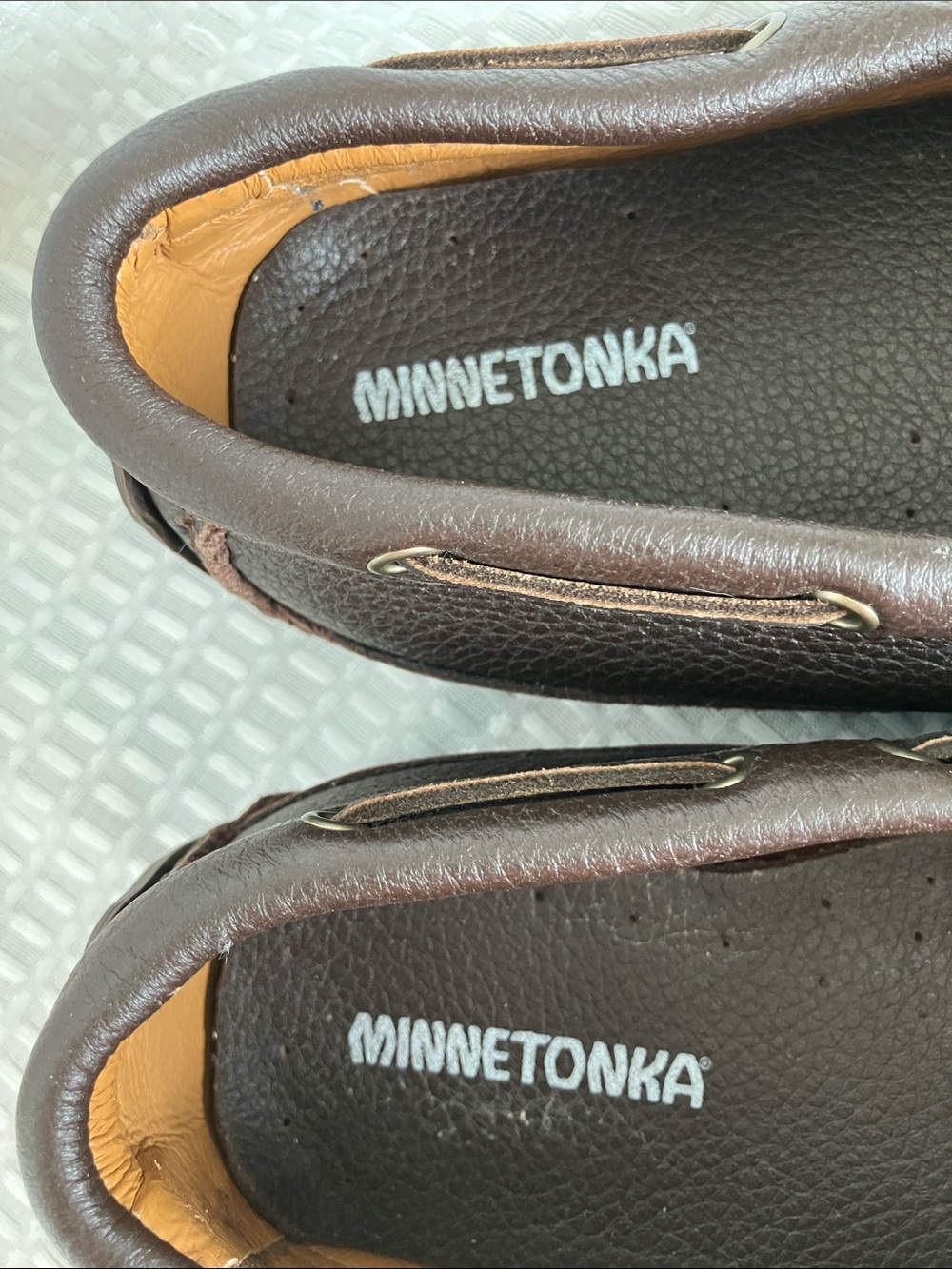 Minnetonka 752 Moosehide Weekender Moccasins Men's 12 Brown Hang Tag - Picture 5 of 13